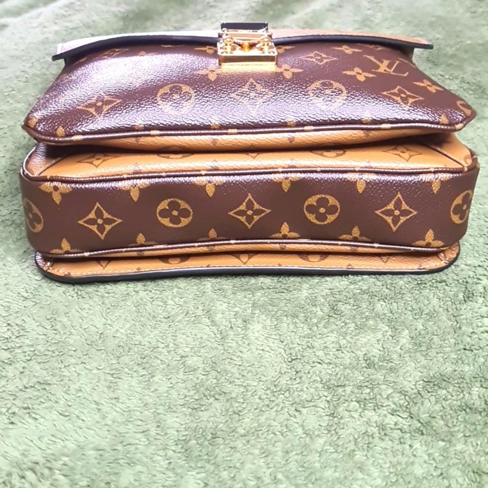 Auth 2019 LV Metis Reverse Monogram. - Picture 6 of 13